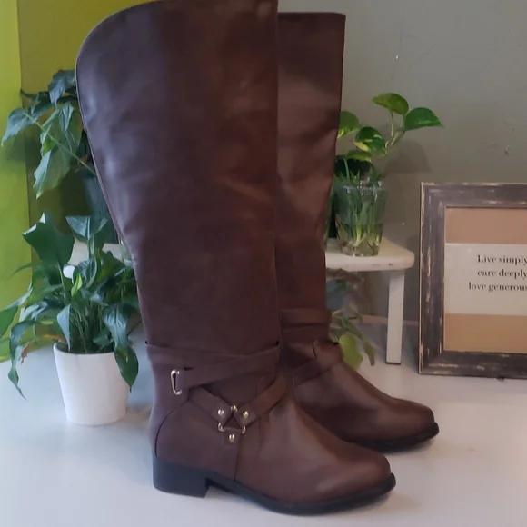 Torrid wide calf boots - Picture 1 of 11